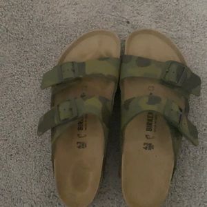 NWOT Birkenstock sandals.